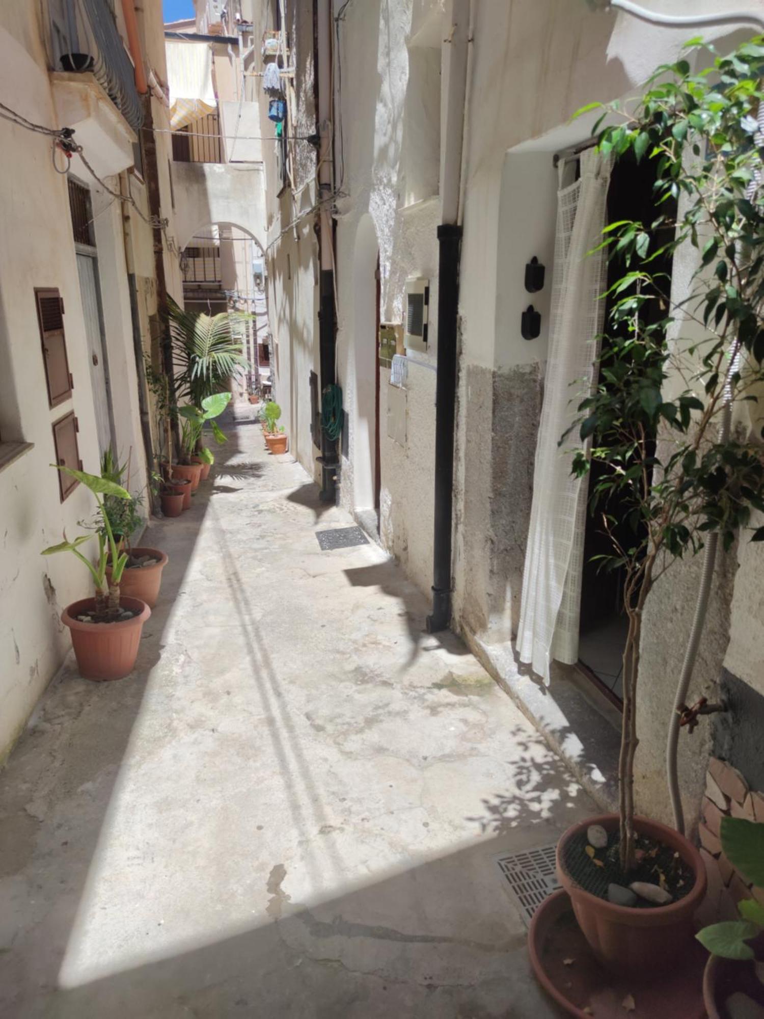 Cortile Maggiore Home تْشيفالو المظهر الخارجي الصورة
