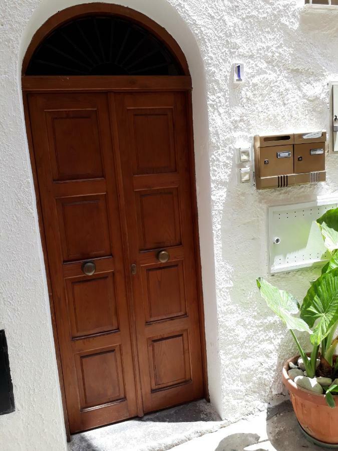 Cortile Maggiore Home تْشيفالو المظهر الخارجي الصورة
